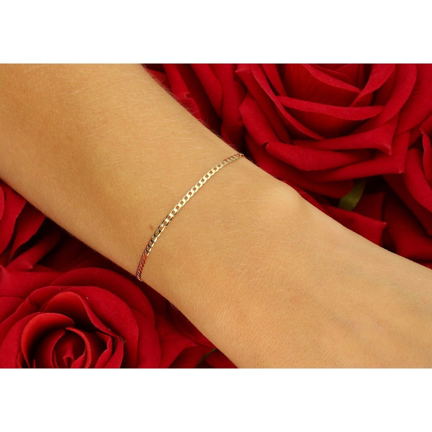 Klasyczna złota bransoletka damska próby 585 w splocie pancerka 2 mm. Długość regulowana 17 cm + 2 cm, waga 1,11 g, zapięcie na karabińczyk. Ponadczasowa biżuteria idealna na co dzień i na 1.jpg